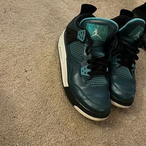Jordan’s boys size 6